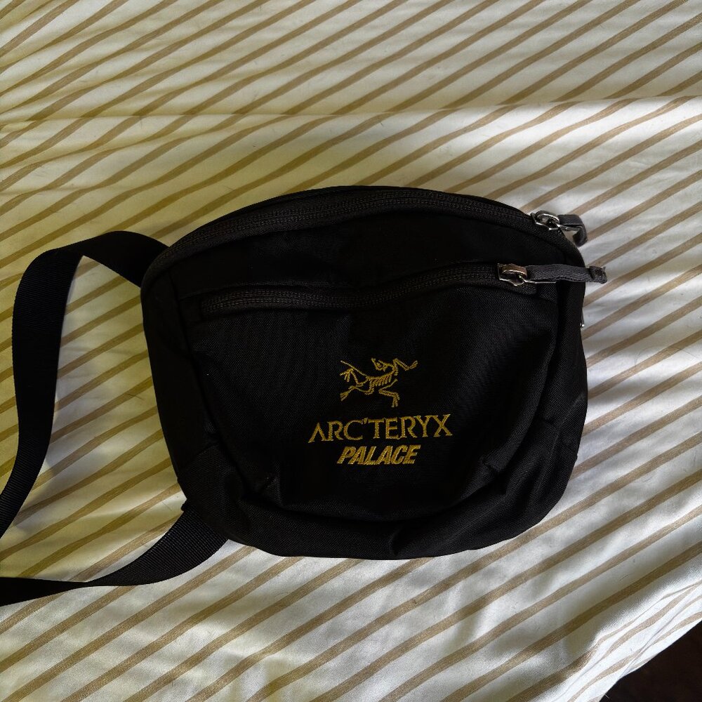 Palace x Arc'teryx Waistpack